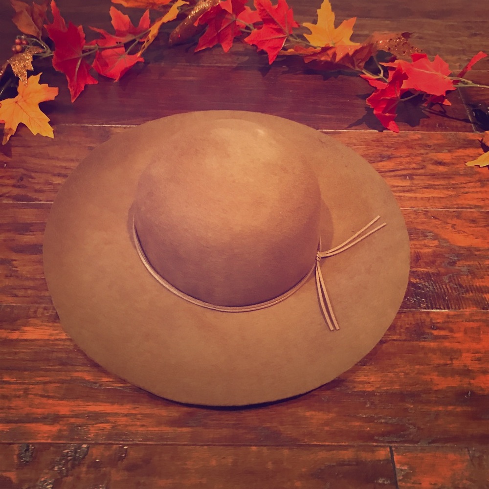 Nine West Tan Floppy Hat